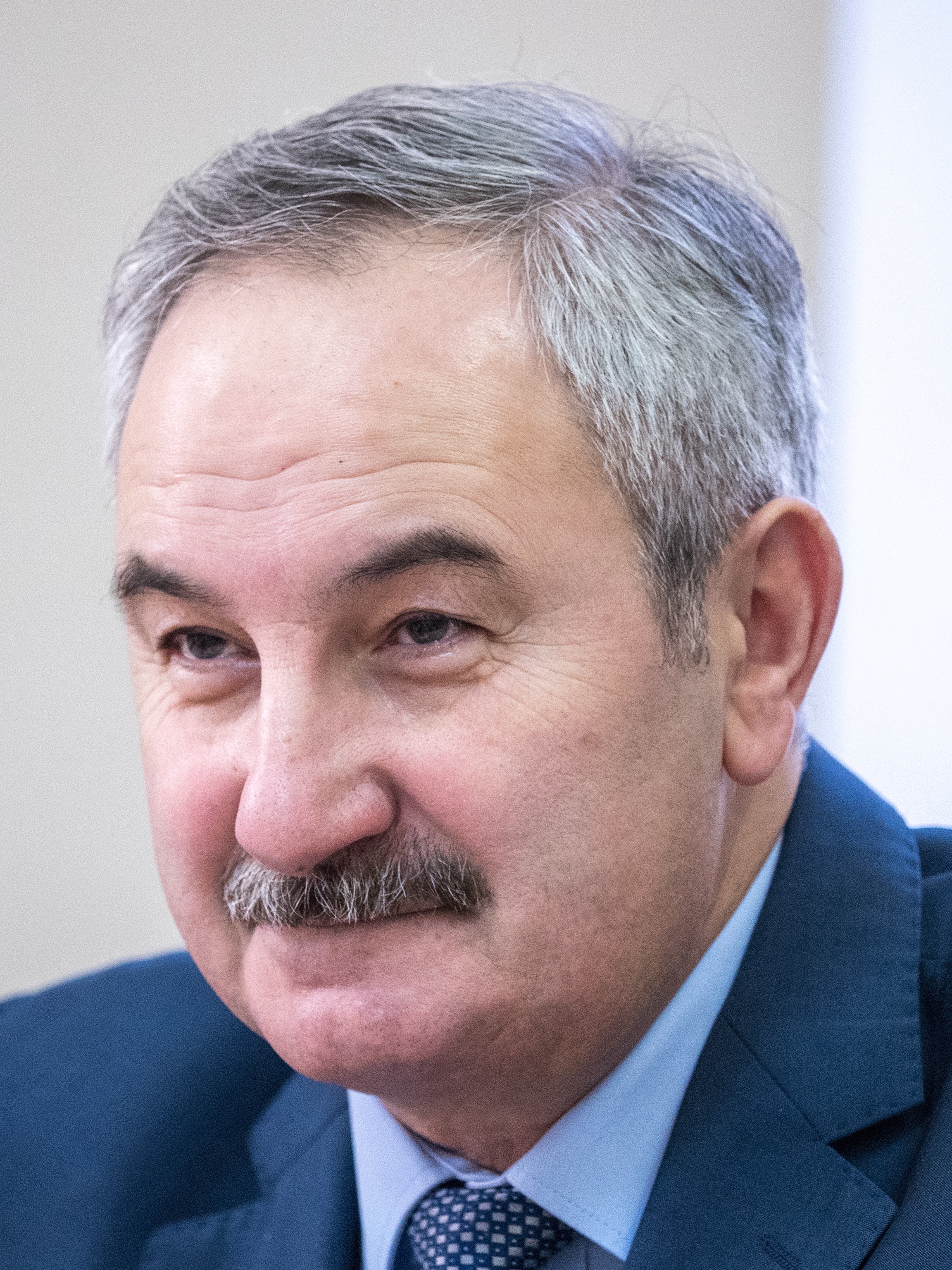Качаев Эльгиз Идрисович — Председатель Комитета по развитию предпринимательства и потребительского рынка Санкт-Петербурга